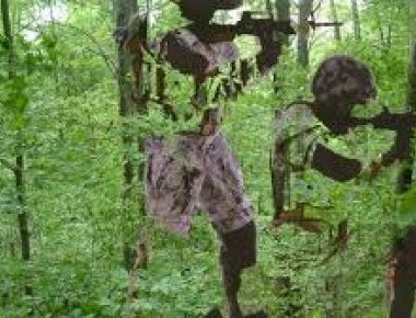 Τα μυστικά όπλα της τεχνολογίας: Δείτε Αμερικανούς στρατιώτες να χρησιμοποιούν «αόρατους μανδύες» (βίντεο)